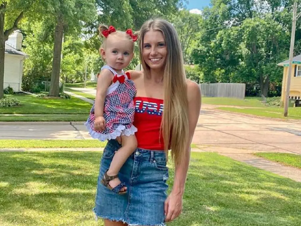 Reddit: Who Is Wren Eleanor on Tiktok? Mom Age and Kids, Is Jacquelyn Paul  Married With A Husband?
