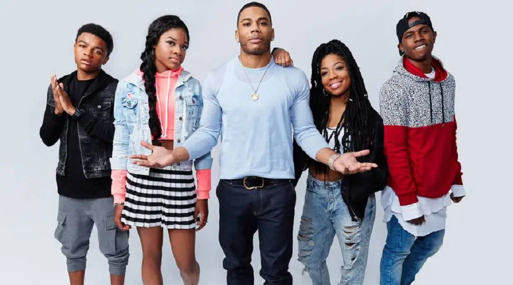 Rapper Nelly photographed with his four kids