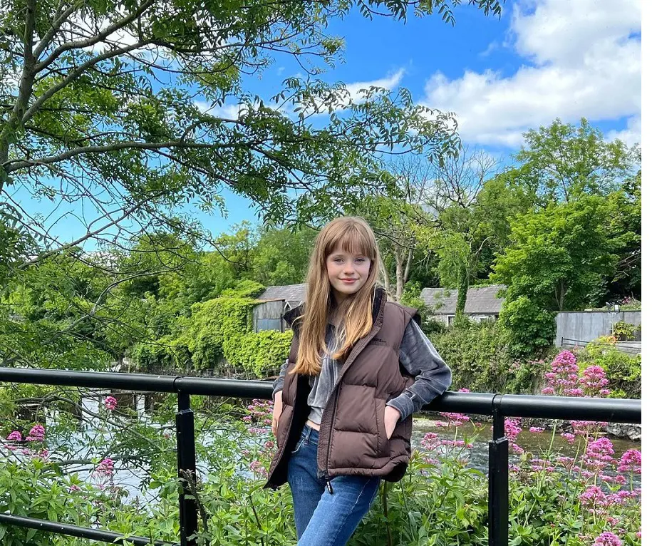 Darcey's enjoying her vacation in Ireland during her shoot