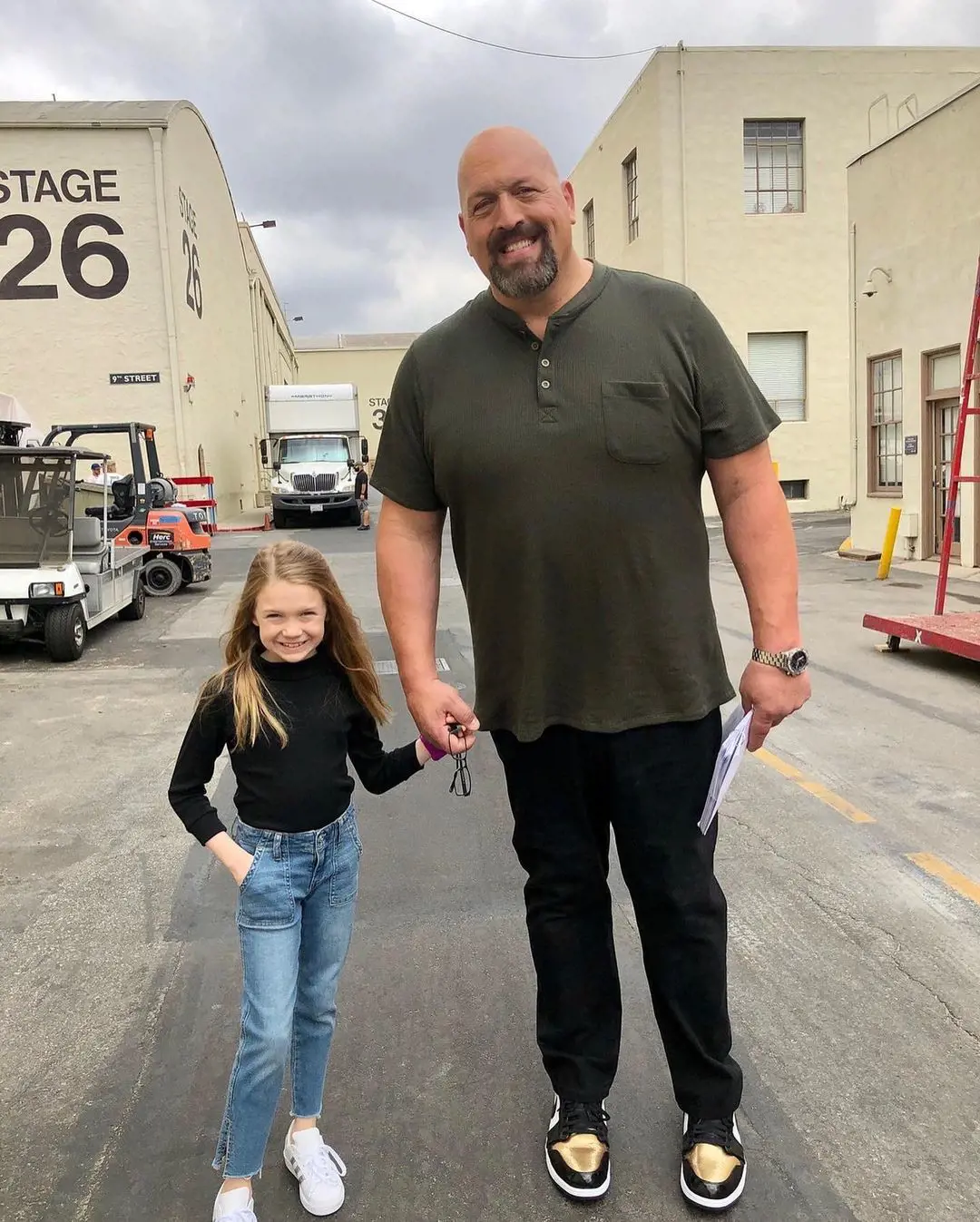Juliet on the sets of The Big Show Show with Paul Wight