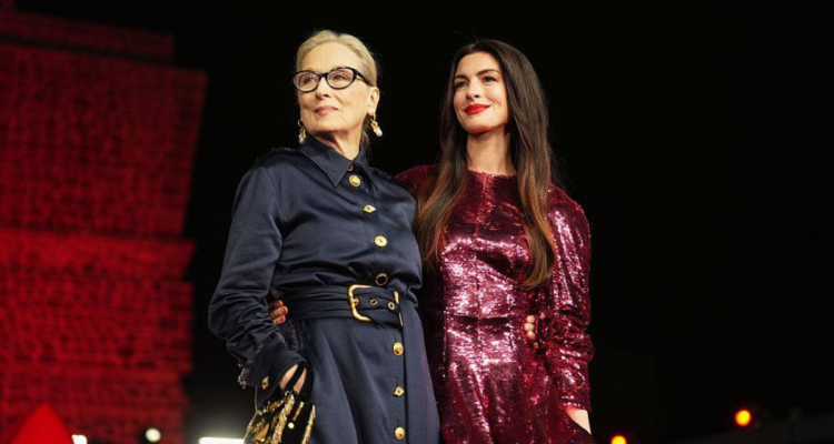 The Devil Wears Prada 2, Anne Hathaway viral moment, Devil Wears Prada 2 premiere, Anne Hathaway London premiere 2026, Hollywood viral news 2026, celebrity fan interaction viral, Anne Hathaway news, Devil Wears Prada sequel update, Hollywood trending news, red carpet viral moments, celebrity news 2026, fashion movie sequel, Hollywood gossip 2026, viral celebrity moments, Anne Hathaway Inshallah moment,